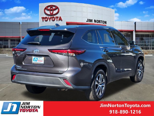 Used 2021 Toyota Highlander XLE FWD image 5