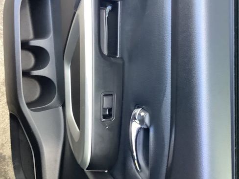 Used 2024 Nissan Titan SV image 30