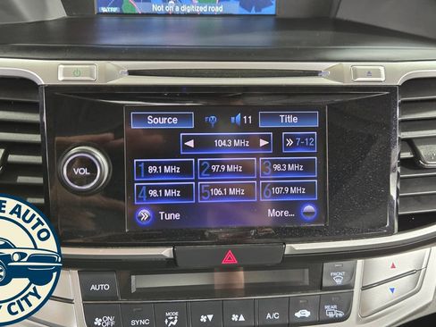 Used 2015 Honda Accord EX-L image 16