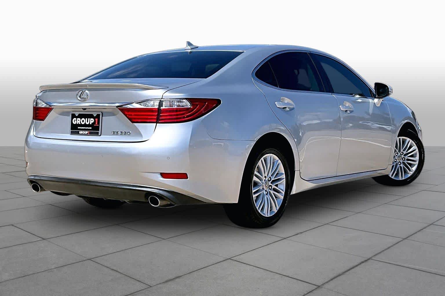 Used 2014 Lexus ES 350 w/ Luxury Package FWD image 13