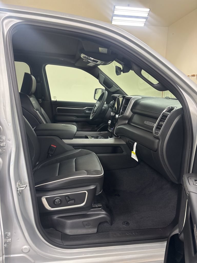 New 2026 RAM 1500 Laramie w/ Laramie Preferred Package AWD/4WD image 16