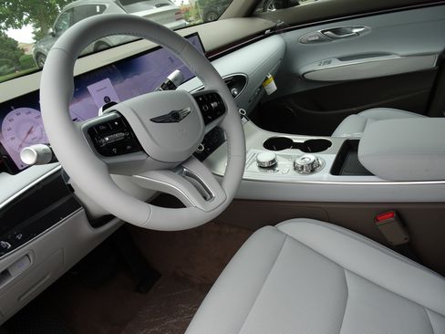 New 2026 Genesis GV70 2.5T Advanced image 10