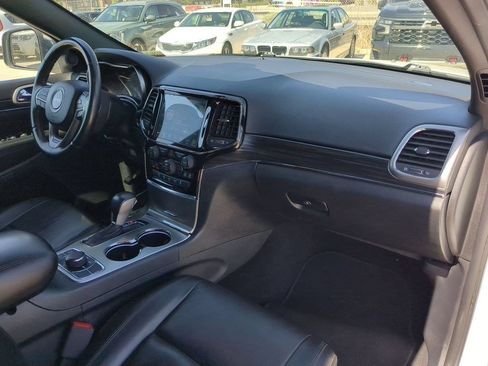 Used 2019 Jeep Grand Cherokee Limited AWD/4WD image 30