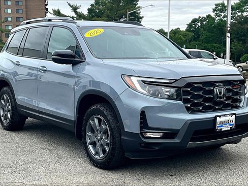 Used 2025 Honda Passport TrailSport image 11