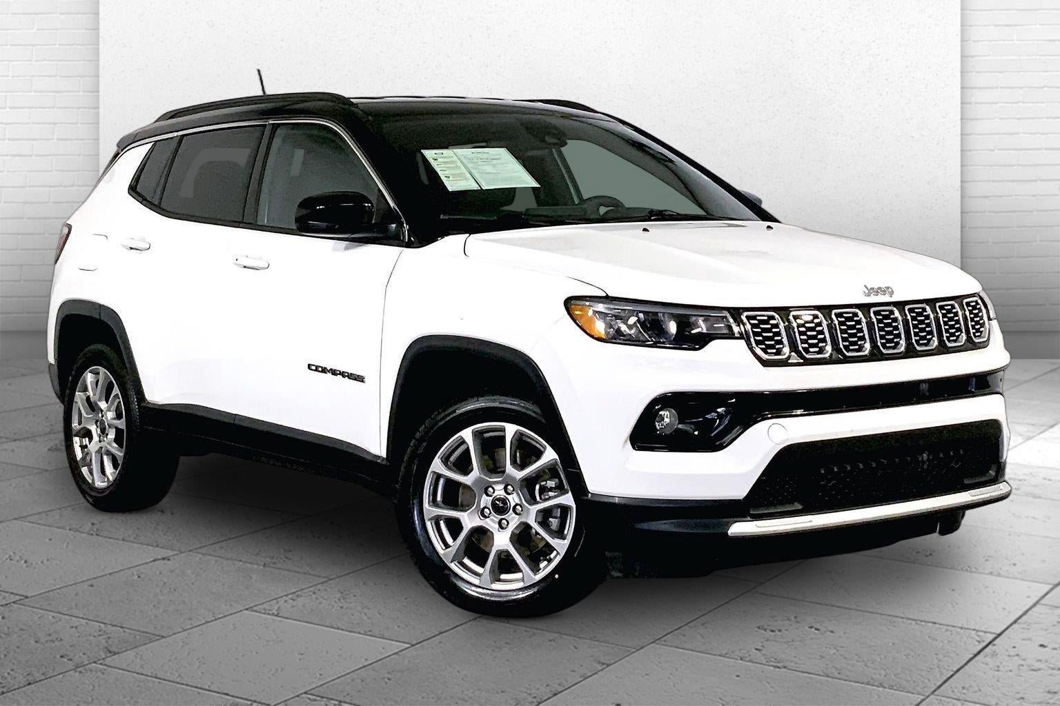 Used 2025 Jeep Compass Limited AWD/4WD image 1