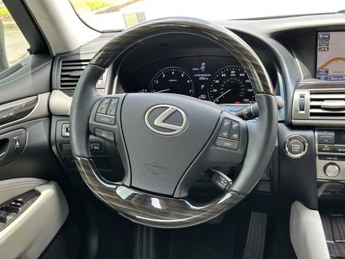 Used 2014 Lexus LS 460 w/ Comfort Package RWD image 26