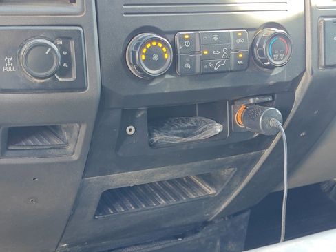 Used 2019 Ford F250 XL w/ Power Equipment Group image 18