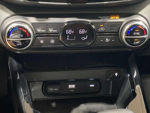 Used 2025 Kia Soul EX FWD image 31