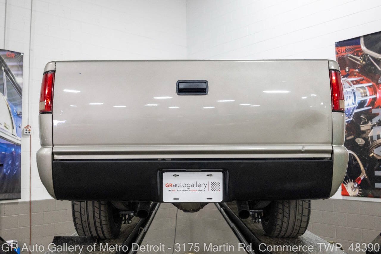 Used 1999 Chevrolet S10 Pickup LS w/ Preferred Equipment Group RWD image 19