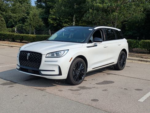 Used 2023 Lincoln Corsair Reserve w/ Equipment Group 202A AWD/4WD image 8
