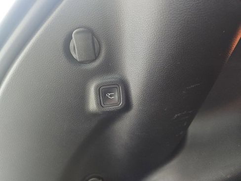 Used 2019 Jeep Compass Limited image 17