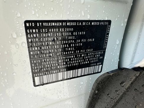Used 2026 Volkswagen Taos SEL AWD/4WD image 18