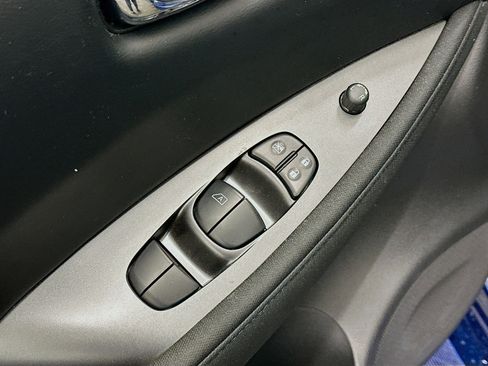 Used 2024 Nissan Leaf S image 15