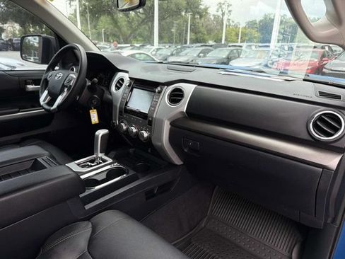 Used 2018 Toyota Tundra SR5 w/ SR5 Upgrade Package AWD/4WD image 18