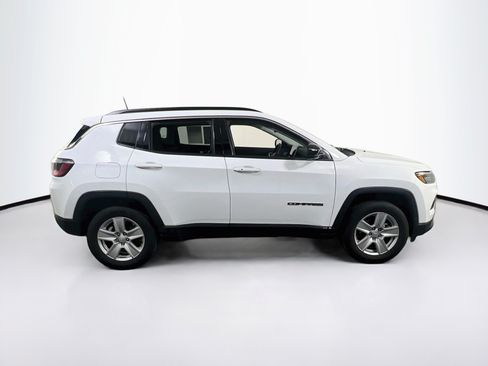 Used 2022 Jeep Compass Latitude w/ Convenience Group AWD/4WD image 4