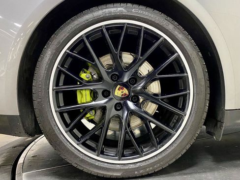 Used 2018 Porsche Panamera 4 AWD/4WD image 11