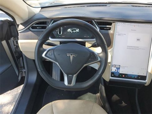 Used 2013 Tesla Model S Base image 12