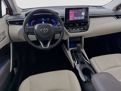 Used 2022 Toyota Corolla Cross XLE w/ Convenience Package FWD image 26