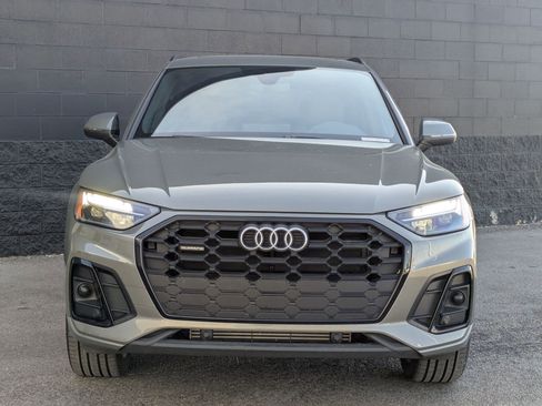 Certified 2025 Audi Q5 2.0T Premium w/ Convenience Plus Package image 2