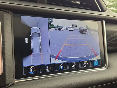 Used 2021 GMC Yukon Denali AWD/4WD image 18