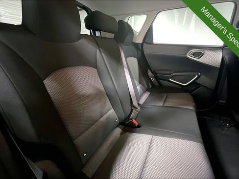 Used 2025 Kia Soul LX FWD image 32