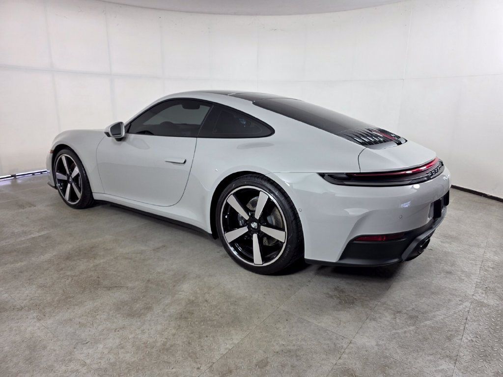 Used 2025 Porsche 911 Carrera RWD image 6