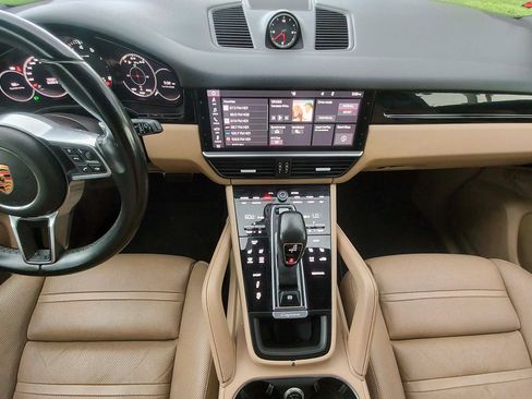 Used 2019 Porsche Cayenne S AWD/4WD image 9