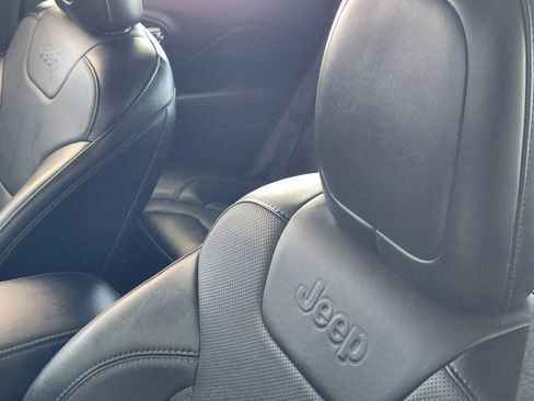 Used 2023 Jeep Cherokee Altitude Lux image 16