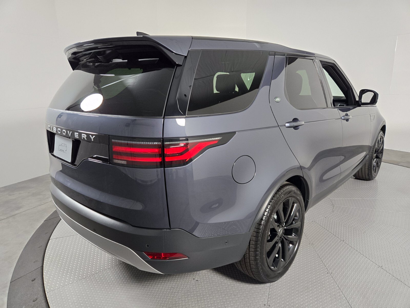 New 2026 Land Rover Discovery S AWD/4WD image 2