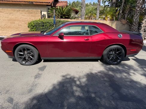 Used 2022 Dodge Challenger SXT w/ Blacktop Package image 4