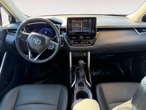 Certified 2022 Toyota Corolla Cross XLE image 10