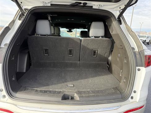 Used 2024 Buick Enclave Premium image 13