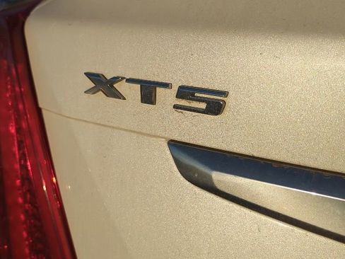 Used 2017 Cadillac XT5 FWD image 9