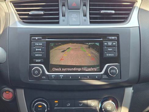 Used 2015 Nissan Sentra SV FWD image 20