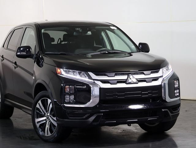 Used 2025 Mitsubishi Outlander Sport ES AWD/4WD image 6
