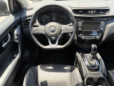 Used 2022 Nissan Rogue Sport SL FWD image 19