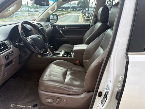 Used 2016 Lexus GX 460 w/ Premium Package AWD/4WD image 10
