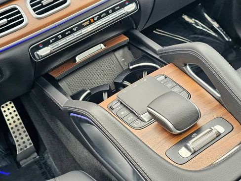 Certified 2025 Mercedes-Benz GLS 450 4MATIC image 35