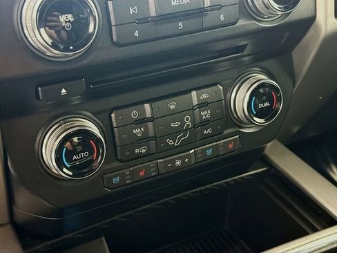 Used 2018 Ford F350 Platinum w/ Platinum Ultimate Package AWD/4WD image 16