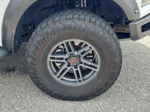 Used 2018 Ford F150 Raptor AWD/4WD image 6