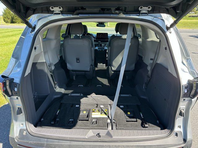 Used 2022 Toyota Sienna XLE AWD/4WD image 29