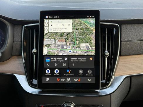 Used 2025 Volvo XC90 B6 Plus image 14