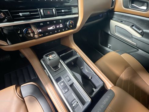 Used 2025 Nissan Pathfinder Platinum w/ Cargo Package FWD image 26