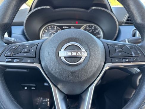 Used 2025 Nissan Versa SV image 25