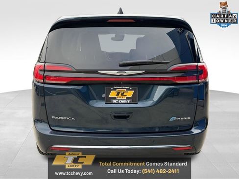 Used 2024 Chrysler Pacifica Select image 4