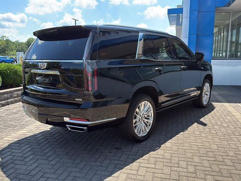 Used 2026 Cadillac Escalade Luxury w/ Touring Package AWD/4WD image 5