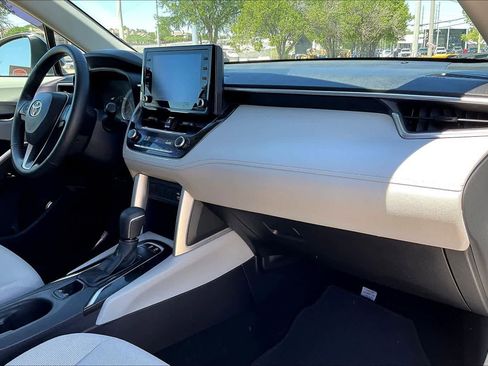 Used 2022 Toyota Corolla Cross LE image 22