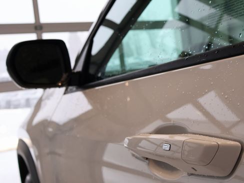 New 2026 Chevrolet Equinox LT w/ Convenience Package II image 10