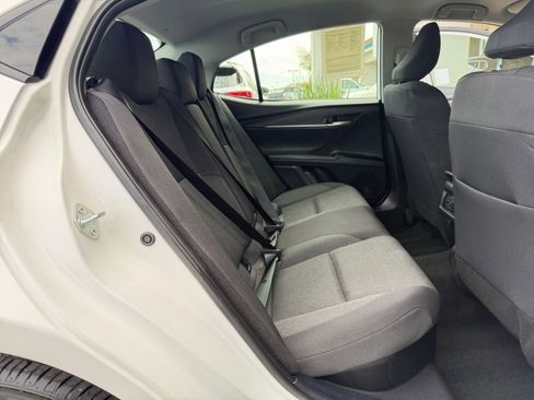 Used 2025 Toyota Camry LE image 39