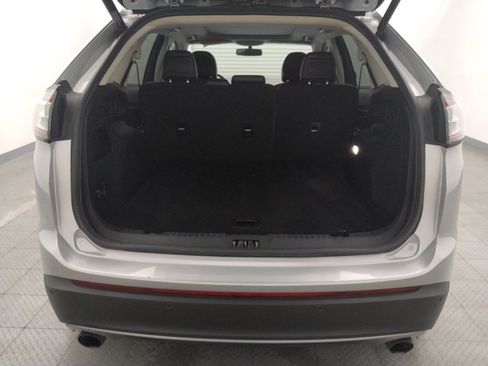Used 2018 Ford Edge Titanium w/ Equipment Group 301A FWD image 29